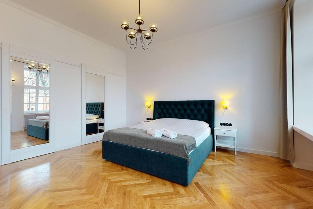 Апартаменты Big Modern Apart - Market Square - Nice View - Next To Town Hall Вроцлав Экстерьер фото