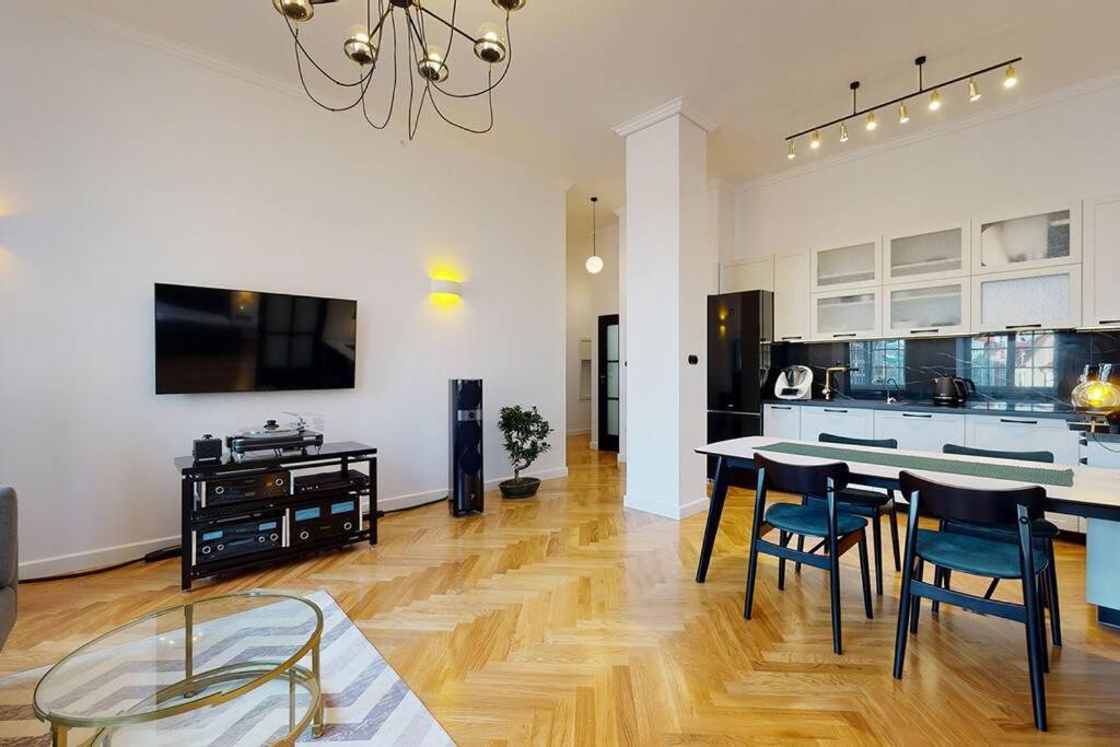 Апартаменты Big Modern Apart - Market Square - Nice View - Next To Town Hall Вроцлав Экстерьер фото